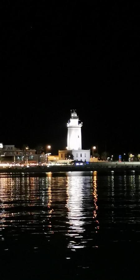 Encantador bajo en Málaga Esterno foto