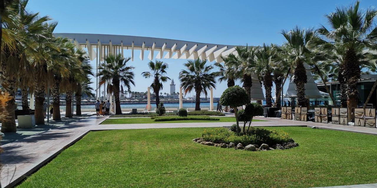 Encantador bajo en Málaga Esterno foto