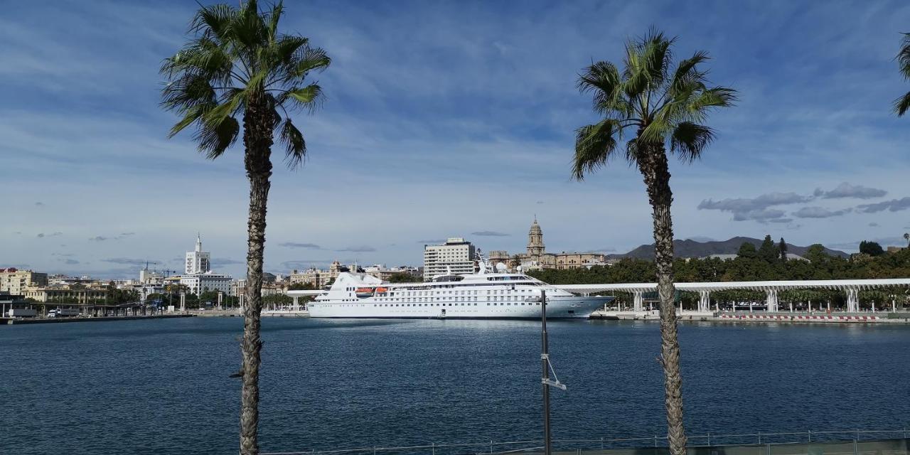 Encantador bajo en Málaga Esterno foto