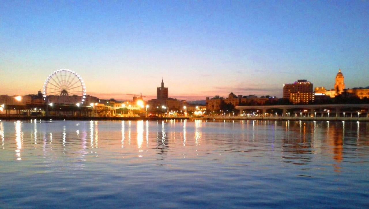 Encantador bajo en Málaga Esterno foto